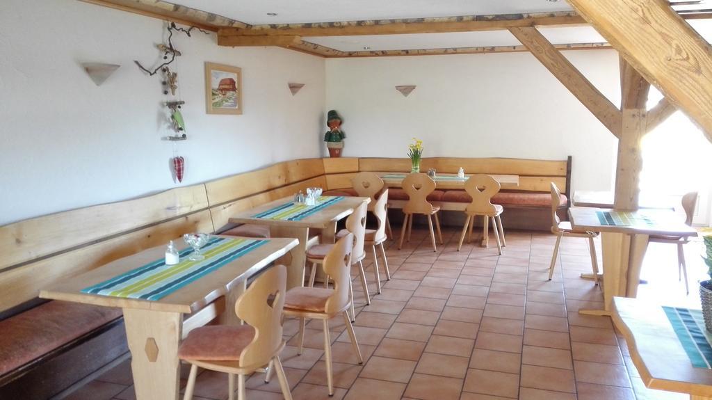 Pension Forsthaus Taele - Das Gaestehaus Vom Schwarzwaldgasthaus Salenhof Titisee-Neustadt Bagian luar foto